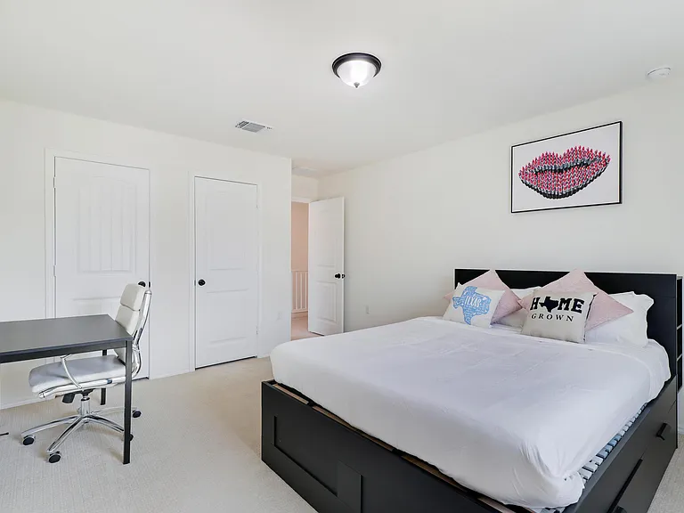 12725 Mogador St — Photo 18