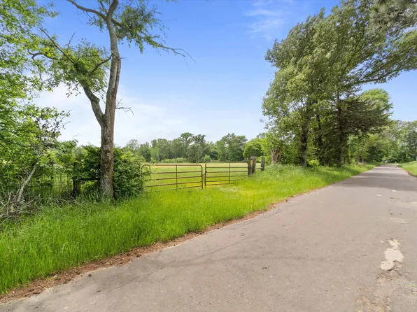 Hyena Rd, Gilmer, TX 75644