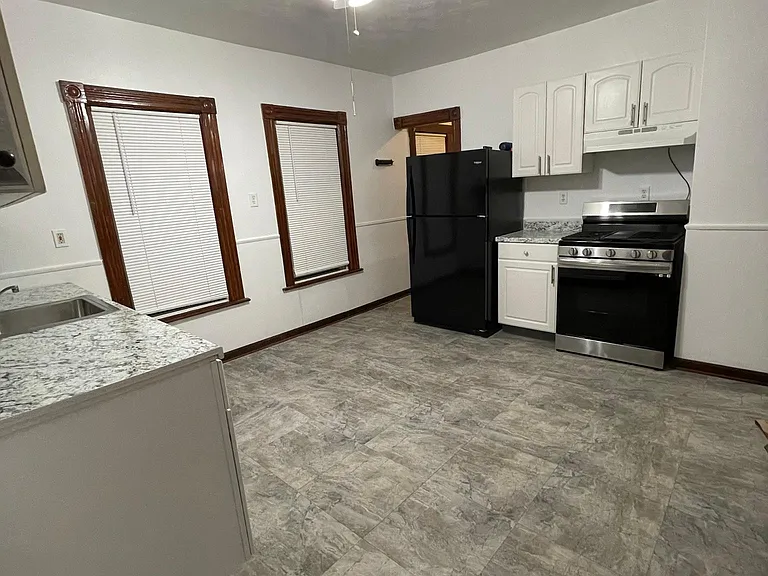 22 Sunrise Ave #2 — Photo 9