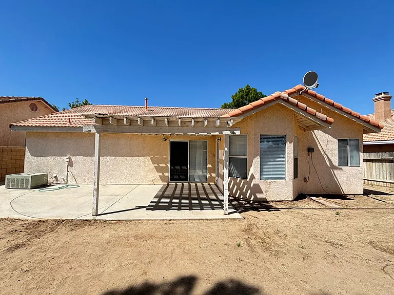 1734 Lightcap St — Photo 36