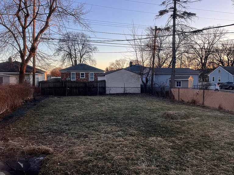 2118 Browning St — Photo 11