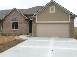 4605 Stonebridge Dr, Saint Joseph, MO 64505