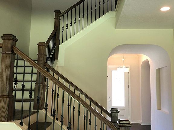 5th image of 2884 Oakgrove Ave