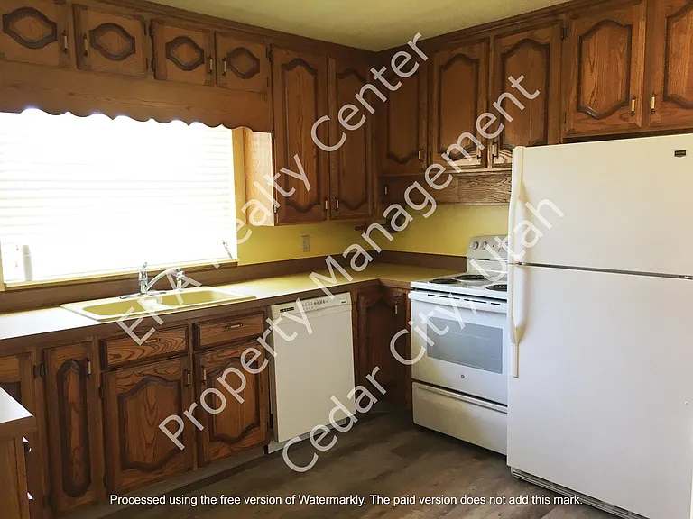 145 N 900 W — Photo 4