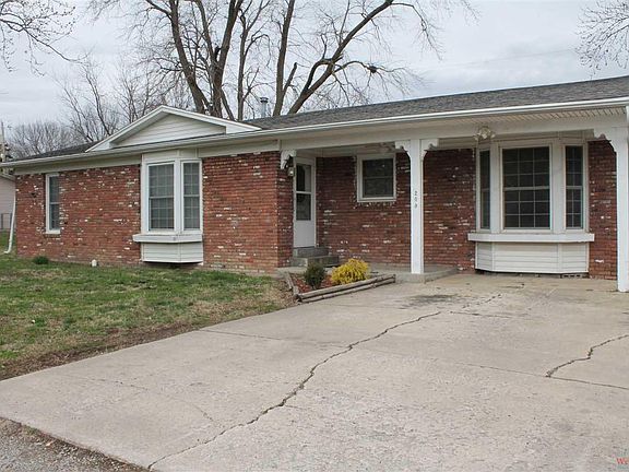 3rd image of 209 Carlene Dr
