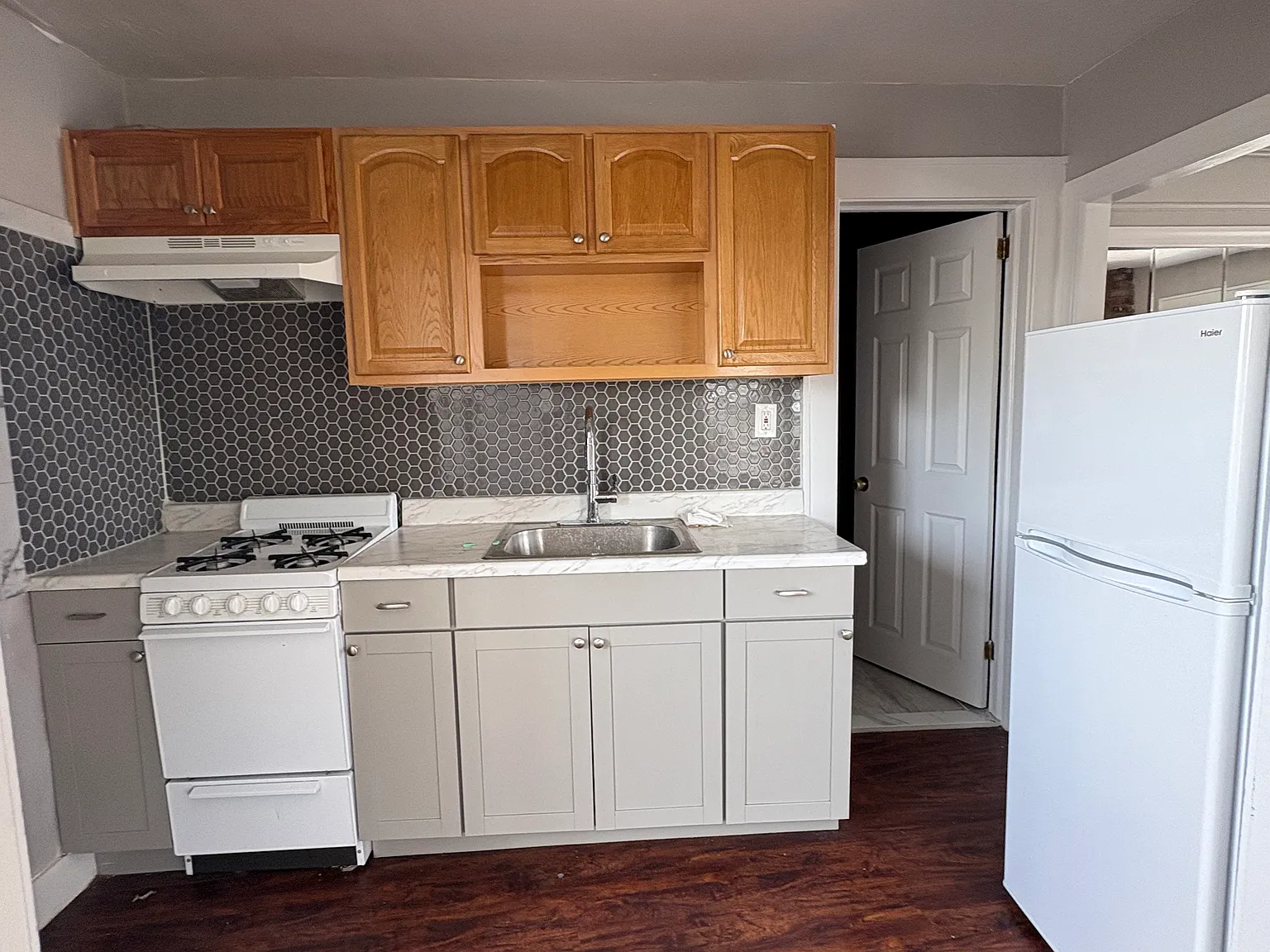 Studio, $1,200 — Photo 1