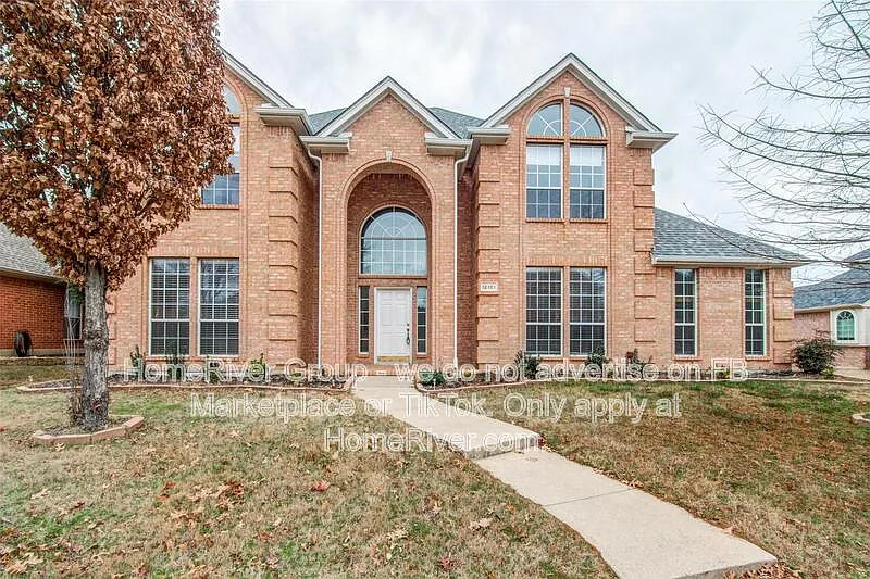 5 bed, 3.0 bath, 3224 sqft, $2,925 — Photo 2