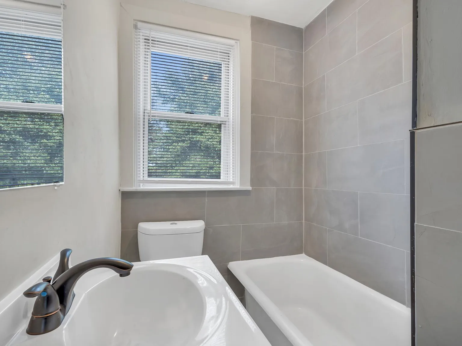 1 bed, 850 sqft, $1,195 — Photo 4