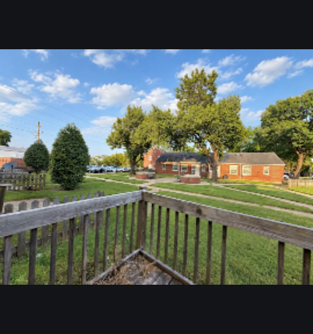 3 bed, 1299 sqft, $1,500 — Photo 3