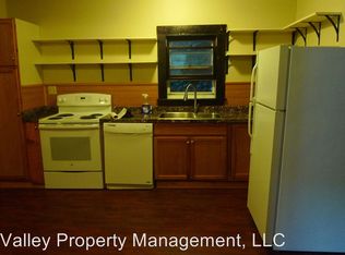 6 Central St, Windsor, VT 05089