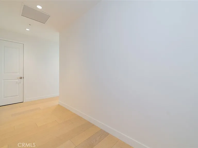 400 S Broadway Ave #1203 — Photo 2