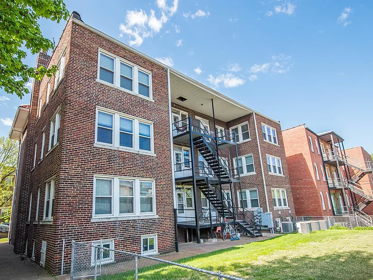 6331 Southwood Ave #3W — Photo 15