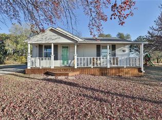 1005 W Marlow St, Odessa, MO 64076