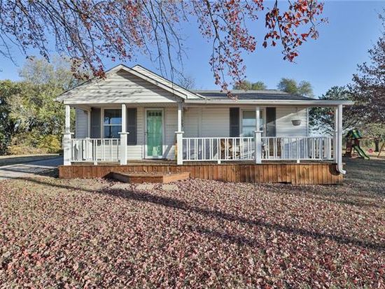 1005 W Marlow St, Odessa, MO 64076