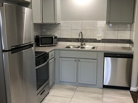 3rd image of 1542 NE 42nd St #1540