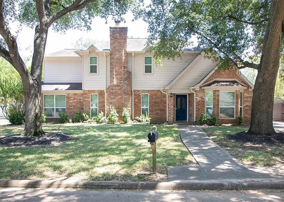 1st image of 18215 Harrow Hill Dr