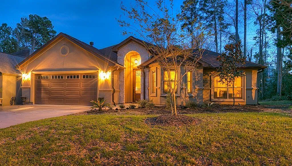 3 bed, 2.5 bath, 2019 sqft, $2,200 — Photo 1
