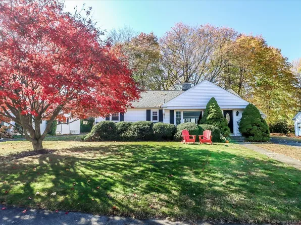 28 Juniper Ridge Drive, Danbury, CT 06811