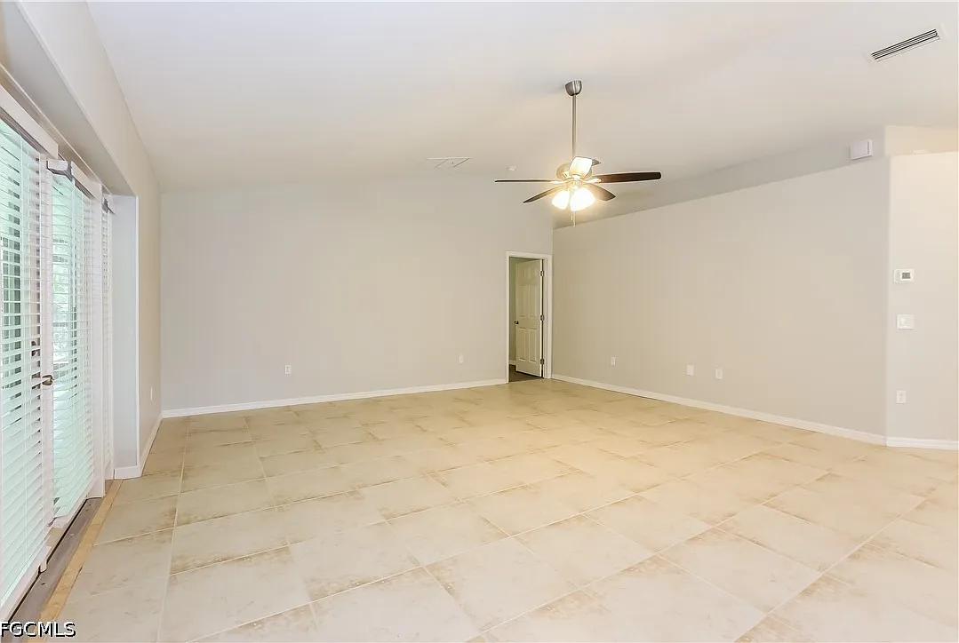 3 bed, 2.0 bath, 1754 sqft, $1,875 — Photo 3