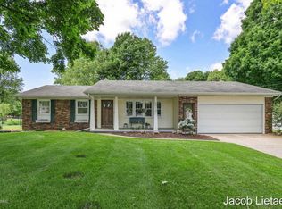 6919 Lynn Ann Dr, Hudsonville, MI 49426