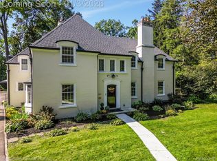 19385 Renfrew Rd, Detroit, MI 48221