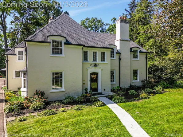 19385 Renfrew Rd, Detroit, MI 48221