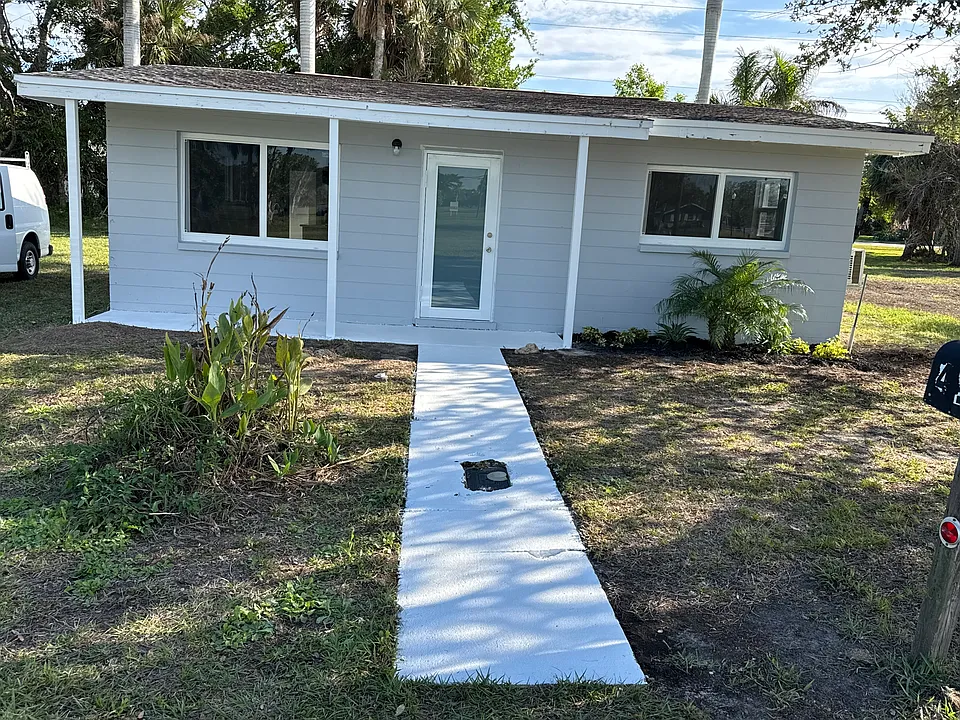 417 Hargreaves Ave