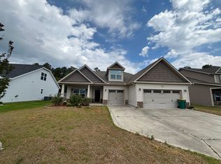 2236 Andalusian Dr, Hope Mills, NC 28348