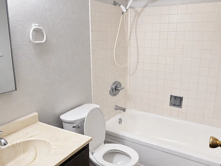 812 Hills Ave #N205 — Photo 6