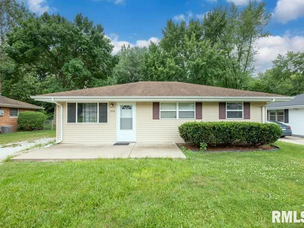 1918 W White Oak Dr, Peoria, IL 61614