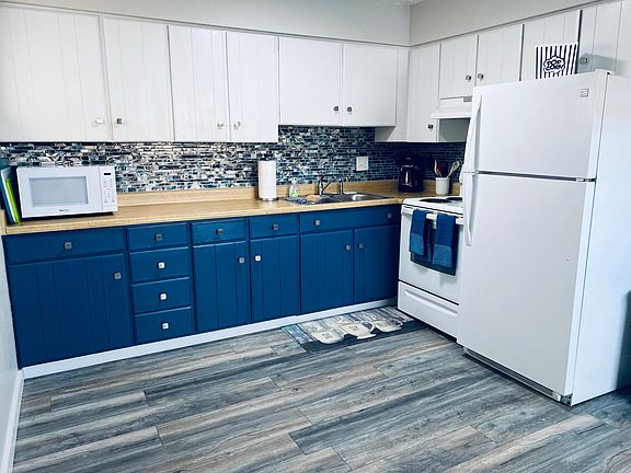 2nd image of 426 Main St APT 3