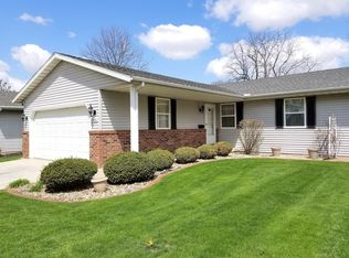 836 N Main St, Washington, IL 61571