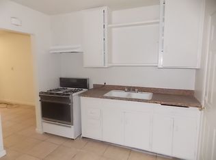 917 S H St APT C, Bakersfield, CA 93304