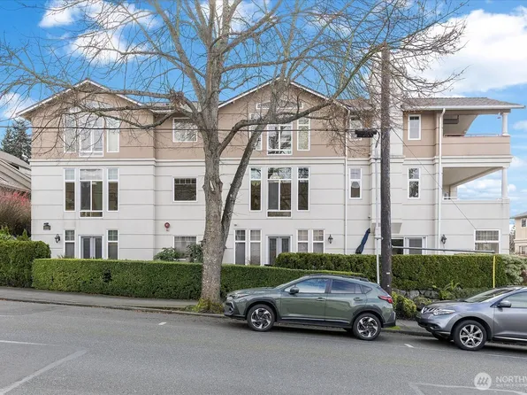 546 Walnut Street #201, Edmonds, WA 98020