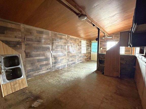 5th image of 298 Highway 63