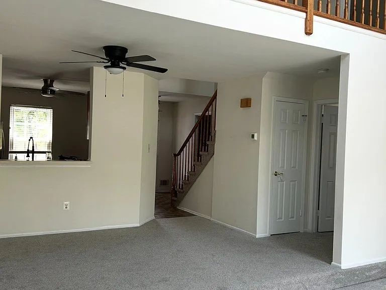 6 Stuyvesant Ct — Photo 6