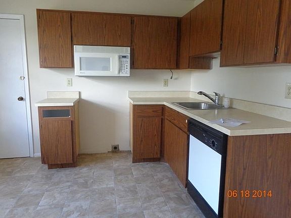 3rd image of 1549 SE S Balcourt Court