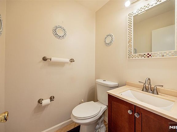 4th image of 306 Arsdale Terrace #506