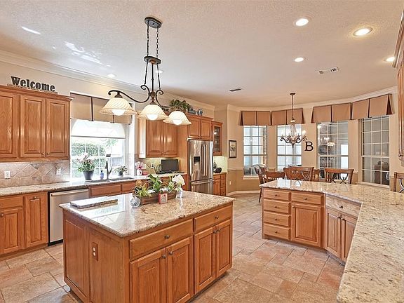 4th image of 3828 Montecito Dr