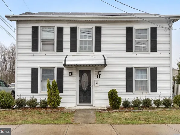 11 Main St, Englishtown, NJ 07726