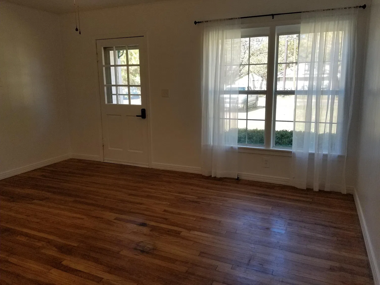 2 bed, 1400 sqft, $1,700 — Photo 2