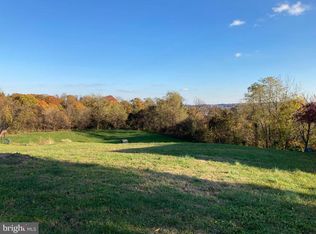 725 Chickies Dr, Columbia, PA 17512