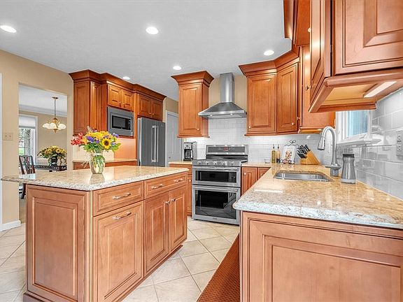 5th image of 5495 Beverly Ct