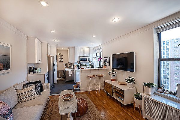 1st image of 205 W 88th St APT 2D