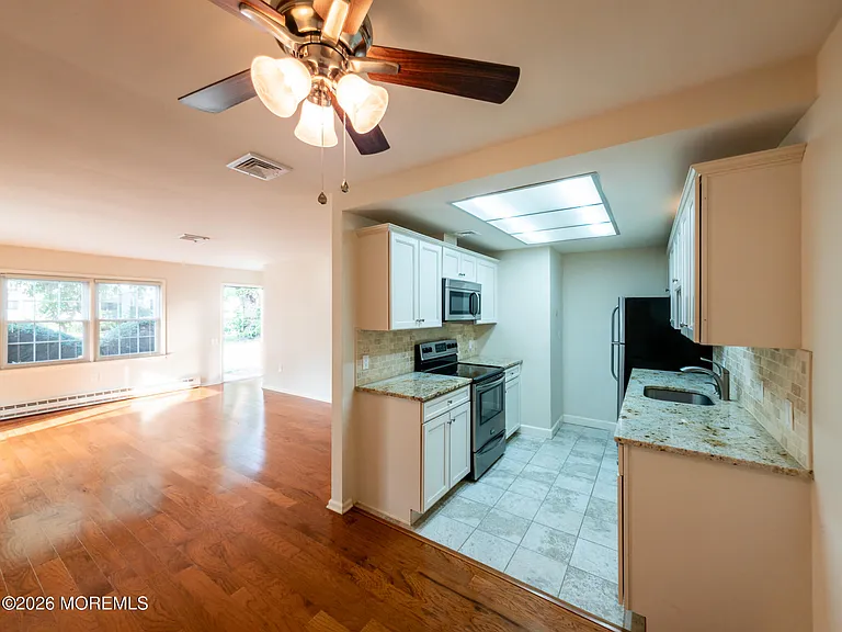 227A Manchester Ln — Photo 6