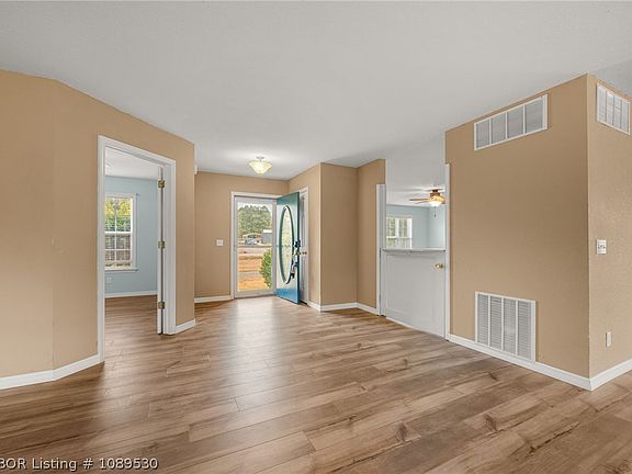 5th image of 1907 Horne St