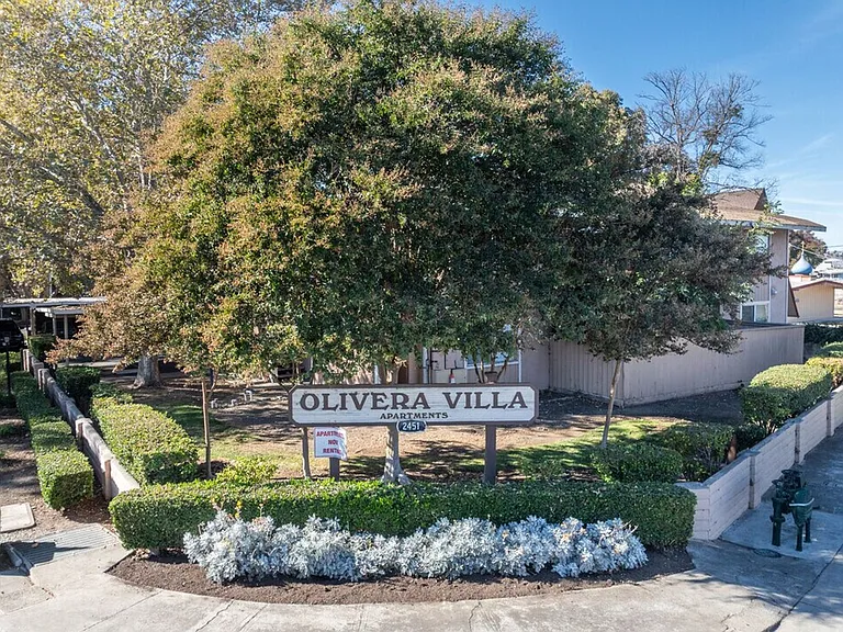 Olivera Village — Photo 32