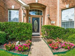 102 Heatherstone Dr, Irving, TX 75063