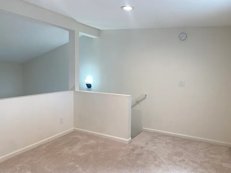 Moorpark Lofts — Photo 8