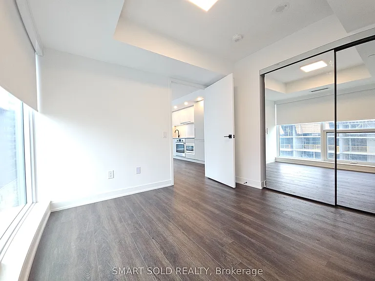 609 Sherbourne St #702 — Photo 11